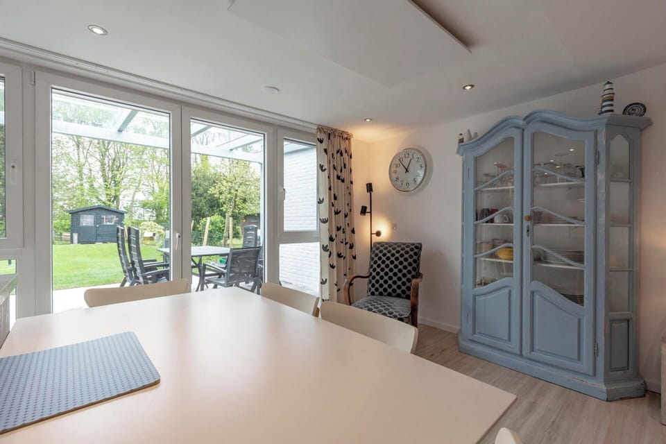 Bungalow | Dining