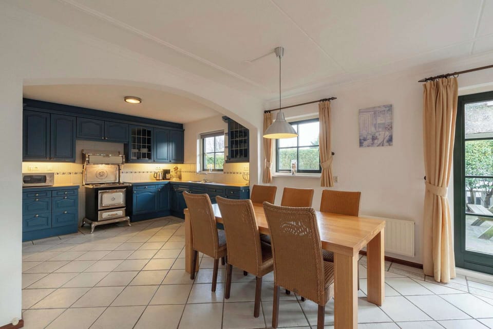 Villa | Dining