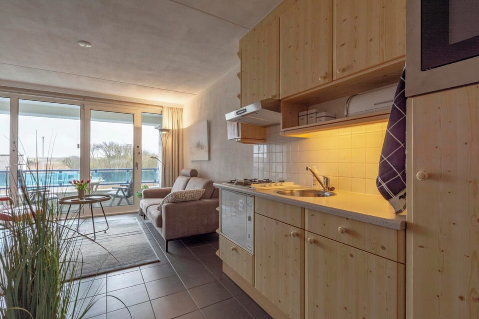 Apartment | Private kitchen | Electric kettle, toaster