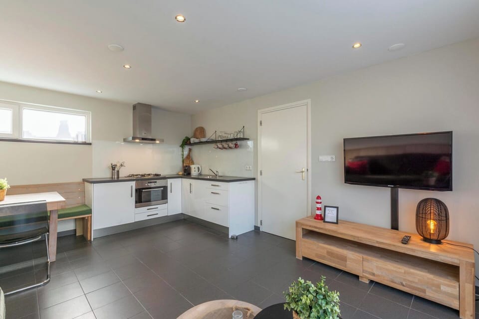 Bungalow | Private kitchen | Highchair