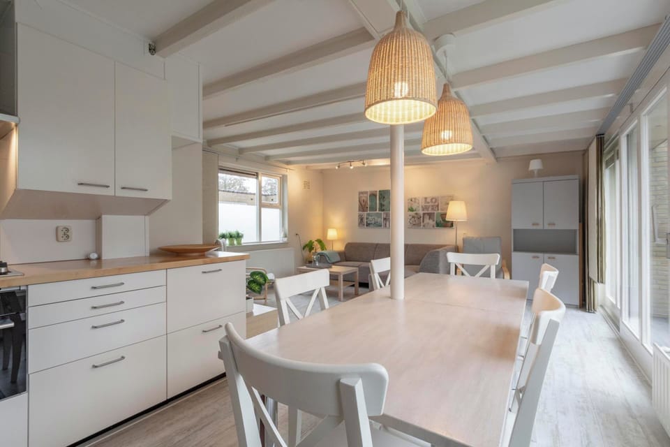 Bungalow | Dining
