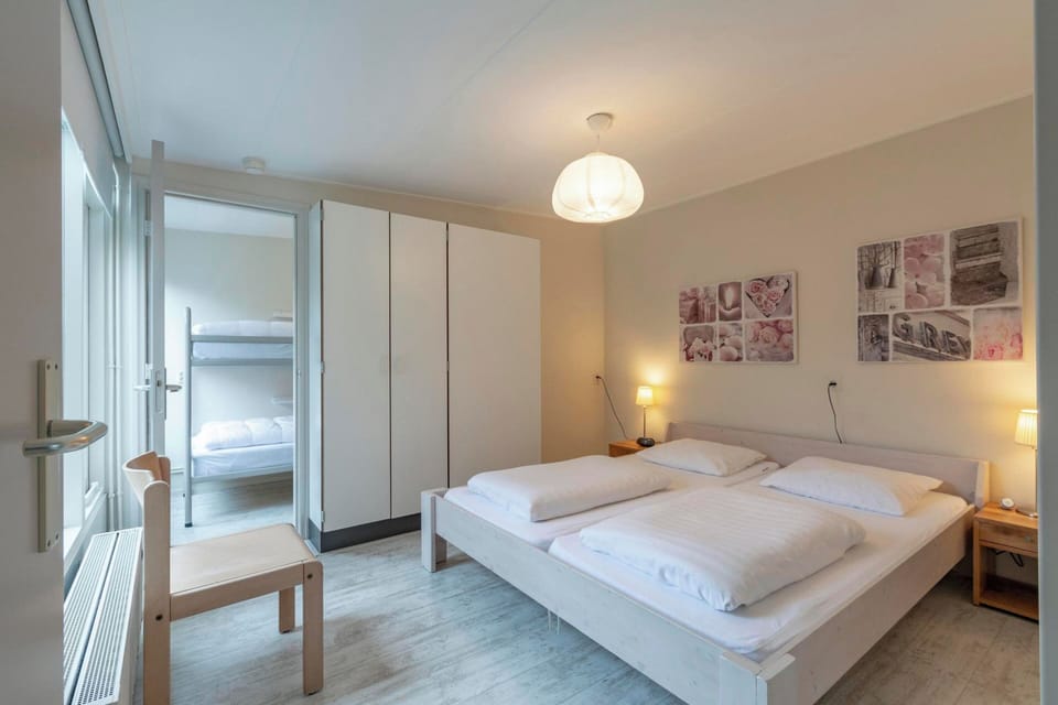 Bungalow in Sint Maartenszee Near Beach House in Callantsoog