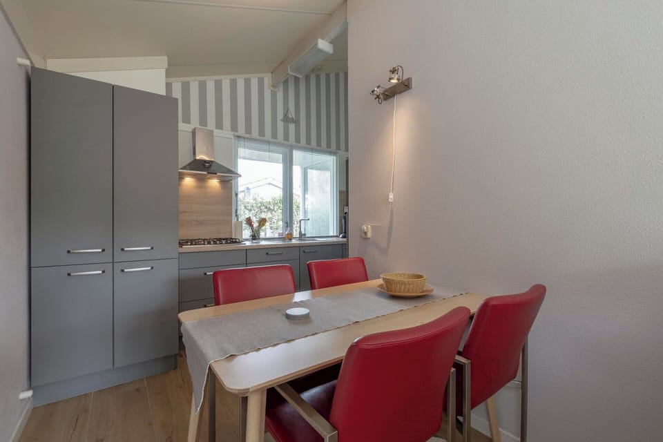 Bungalow | Dining