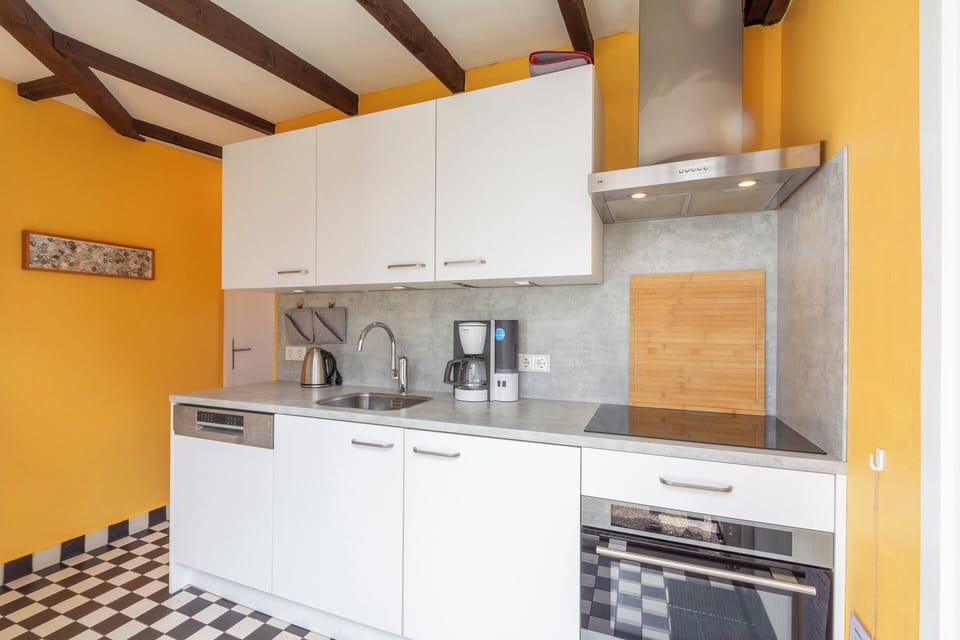 Bungalow | Private kitchen | Highchair