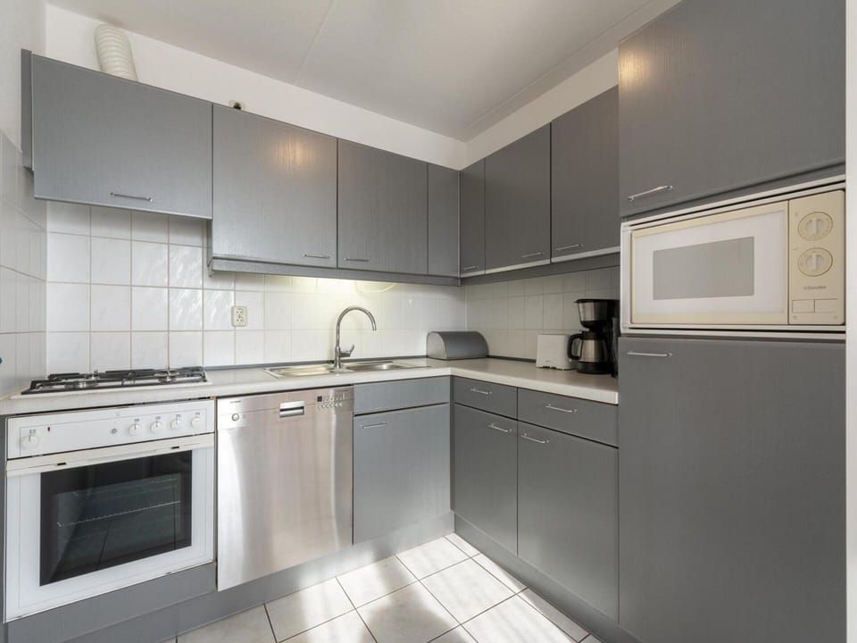 Villa | Private kitchen | Electric kettle, toaster