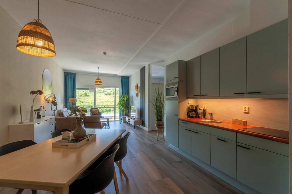 Apartment | Private kitchen | Electric kettle, toaster