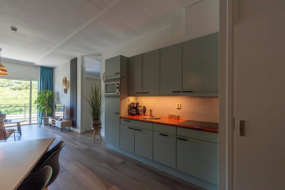 Apartment | Private kitchen | Electric kettle, toaster