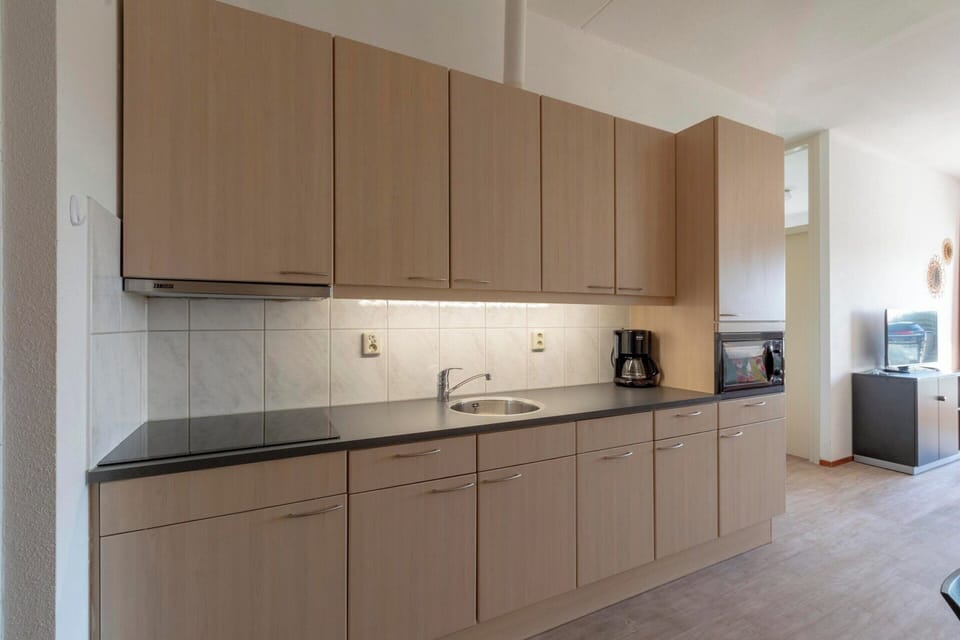 Apartment | Private kitchen | Electric kettle, toaster
