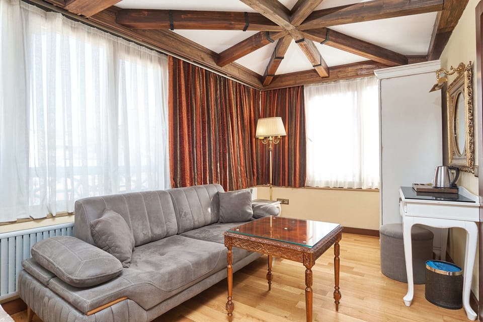 Family Room, Multiple Beds, Non Smoking | Premium bedding, down comforters, Tempur-Pedic beds, minibar