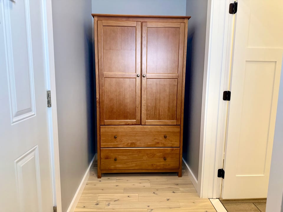 Luxury Studio Suite, City View | Down comforters, memory foam beds, desk, laptop workspace