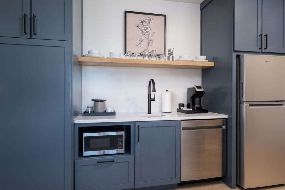 In-room safe, desk, laptop workspace, blackout drapes