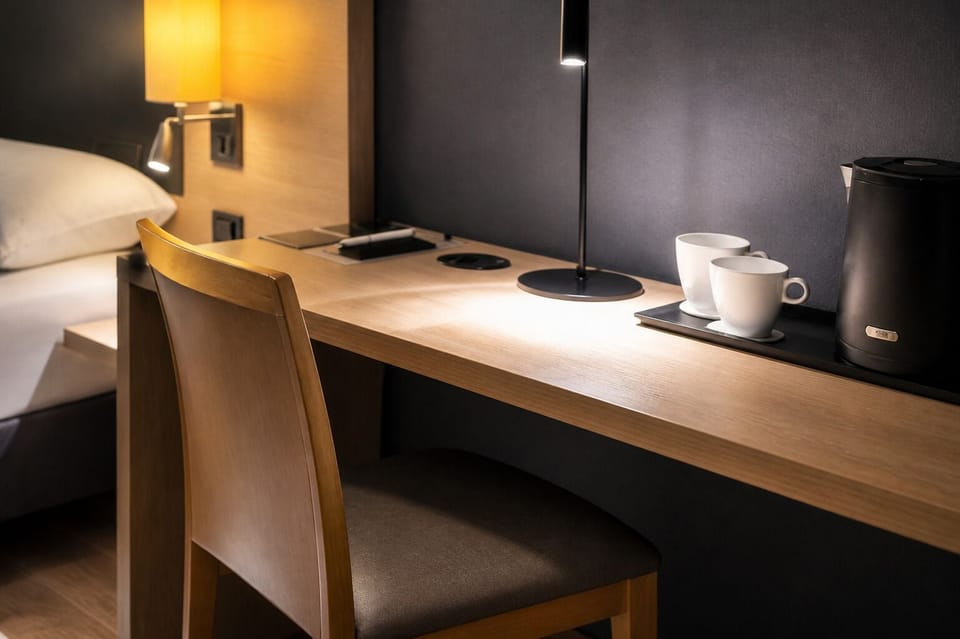 Deluxe Double Room | Desk, laptop workspace, WiFi (free), bed sheets