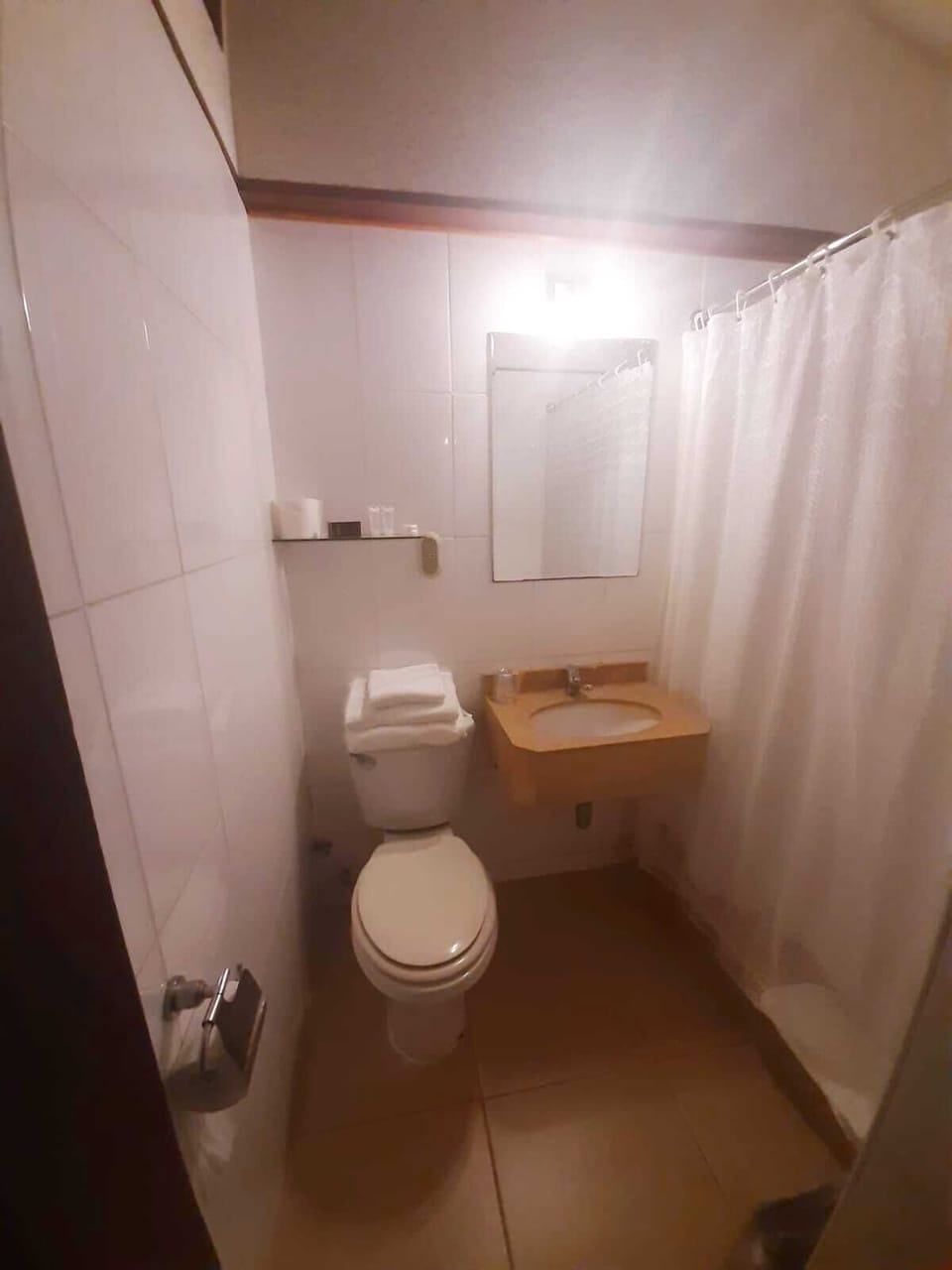 Double Room, 2 Twin Beds | Bathroom | Shower, hair dryer, towels