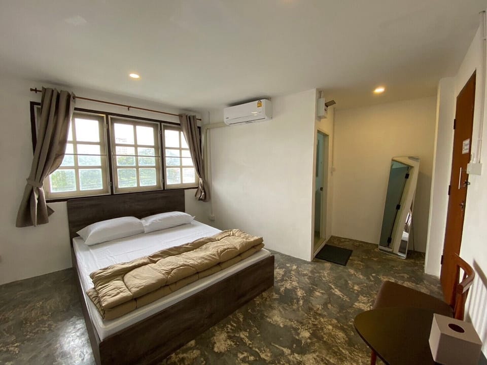Basic Double Room, Non Smoking, Private Bathroom | Laptop workspace, free WiFi