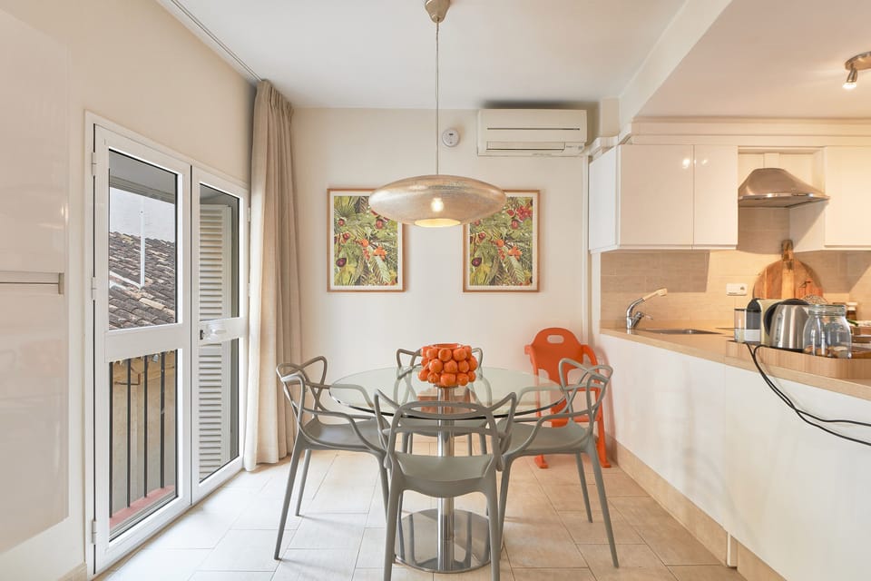 Comfort Duplex | Dining room