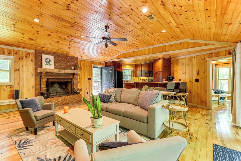 House (2 Bedrooms) | Interior