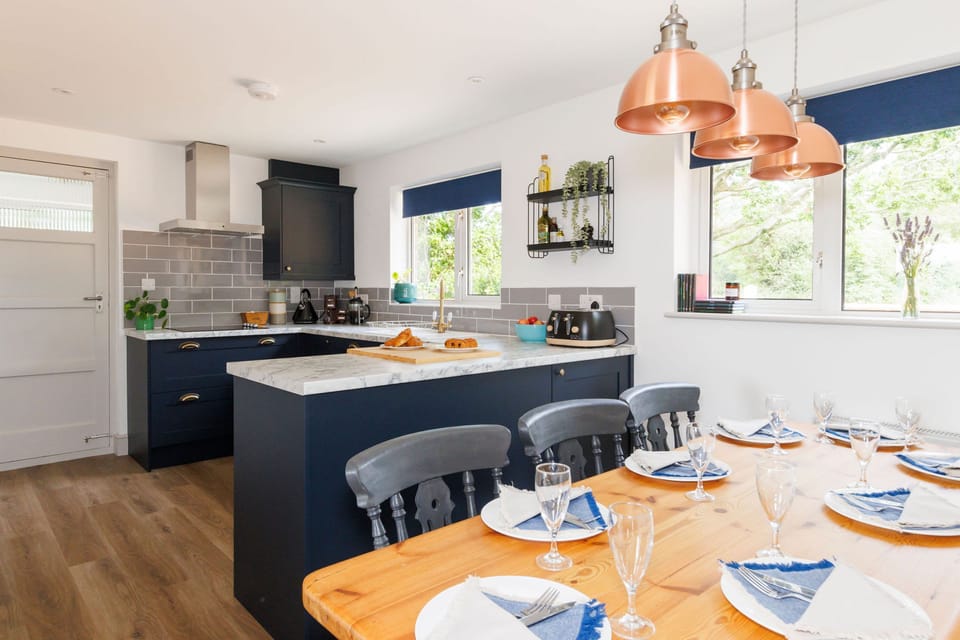 House | 3 bedrooms, iron/ironing board, Internet