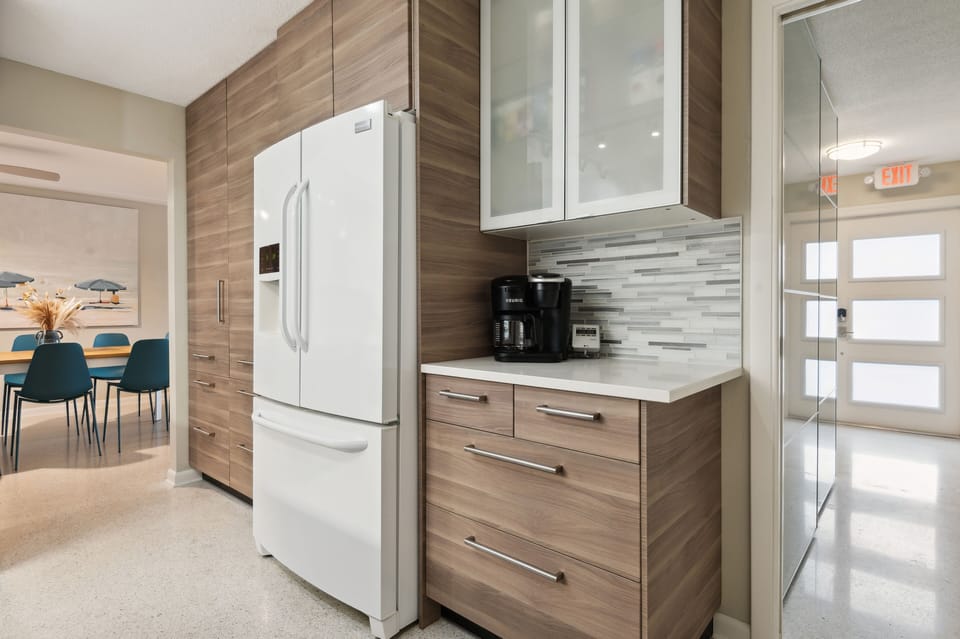 House, 4 Bedrooms | Private kitchen | Coffee/tea maker, fridge, oven, toaster