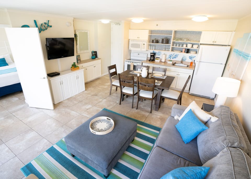 Condo, 1 Bedroom | Interior