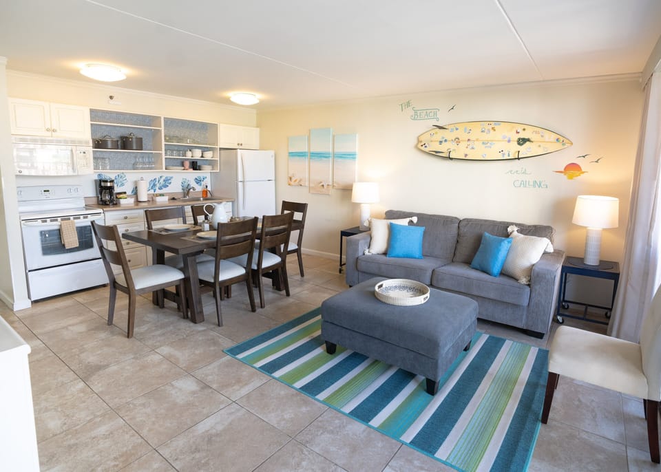 Condo, 1 Bedroom | Living area