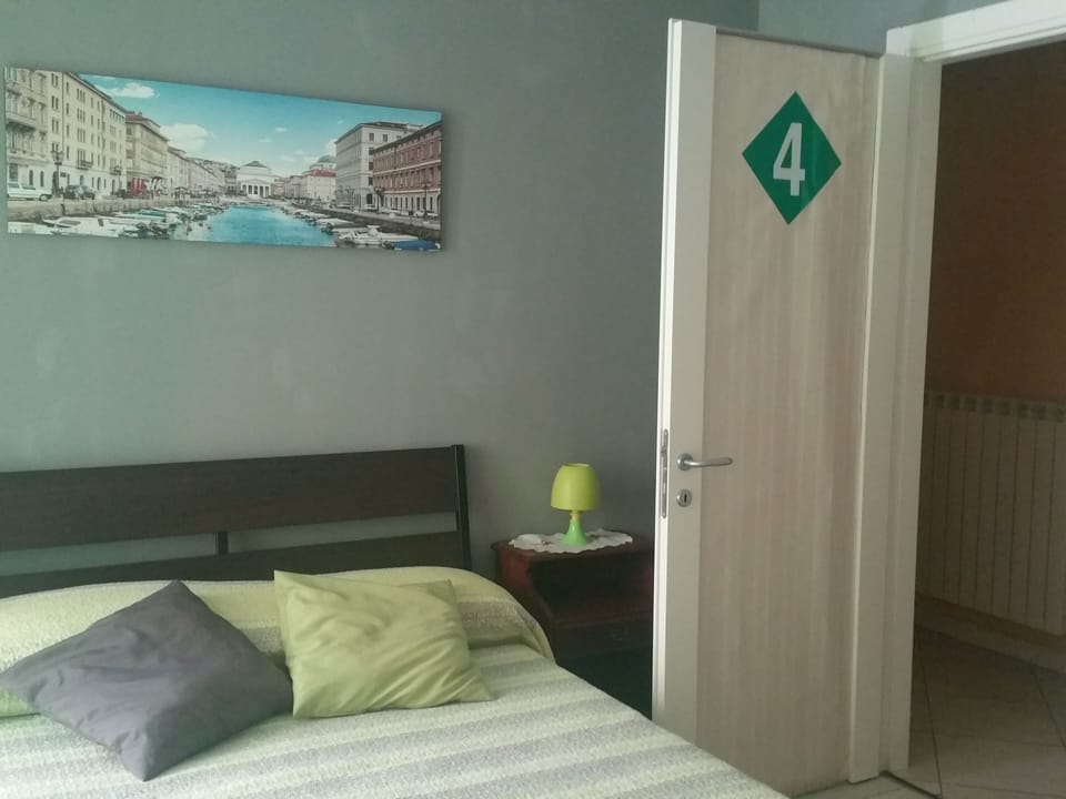 Comfort Room | Free WiFi