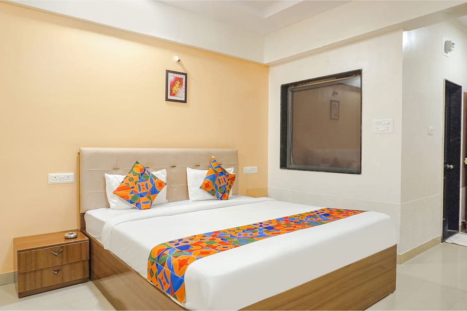 Egyptian cotton sheets, premium bedding, in-room safe, WiFi (free)