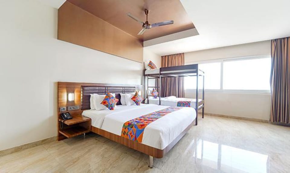 Family Room | Egyptian cotton sheets, premium bedding, in-room safe, soundproofing