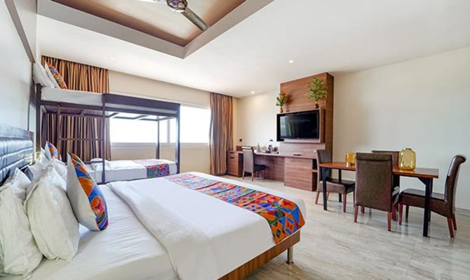Egyptian cotton sheets, premium bedding, in-room safe, soundproofing