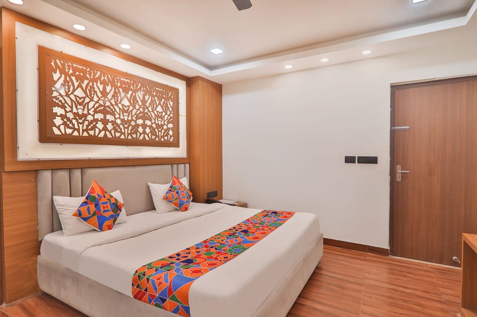 Egyptian cotton sheets, premium bedding, in-room safe, free WiFi