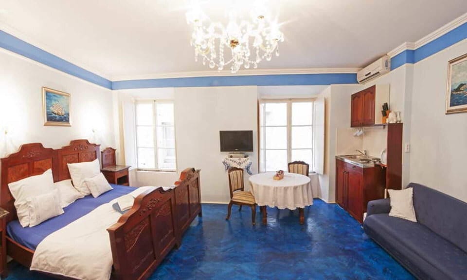 Apartment | 1 bedroom, iron/ironing board, WiFi (free), bed sheets