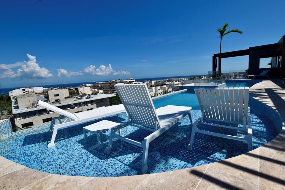 Rooftop pool