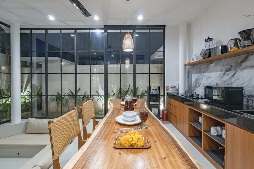 Basic Villa | Dining