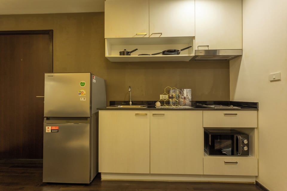 Basic Condo | Private kitchen
