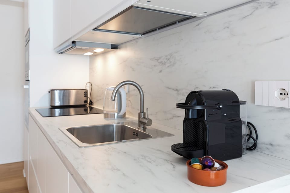 Standard Apartment | Private kitchen | Fridge, microwave, oven, stovetop