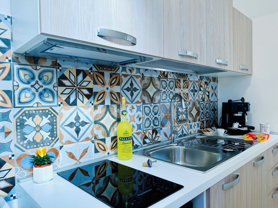 Classic Apartment, 1 Bedroom, Kitchen | Private kitchen | Fridge, microwave, stovetop, espresso maker