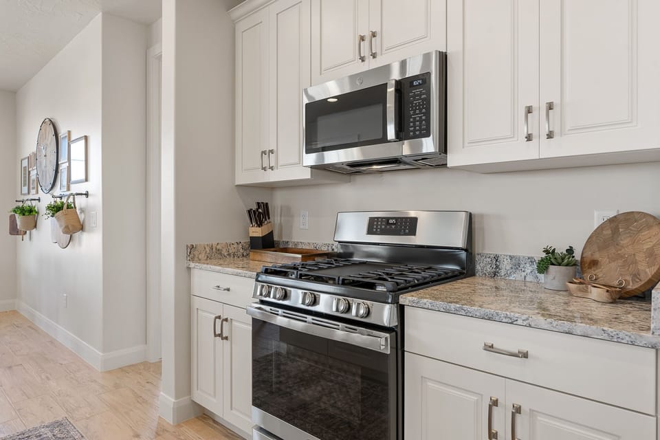 House, 5 Bedrooms | Private kitchen | Coffee/tea maker, fridge, oven, toaster