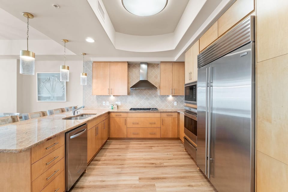 Condo, Multiple Beds (Turquoise C2208) | Private kitchen | Paper towels