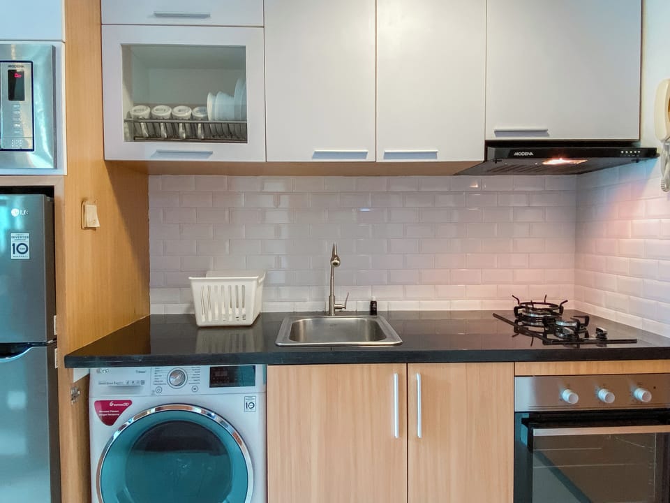 Apartment | Private kitchen | Fridge, microwave, oven, stovetop