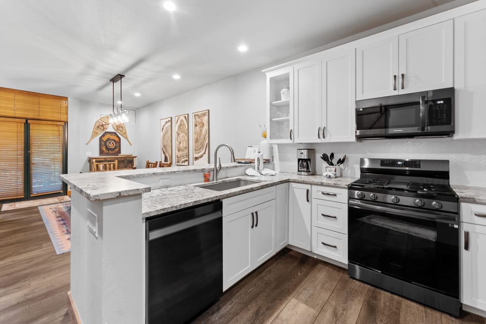 Studio (3 Bedrooms) | Property amenity