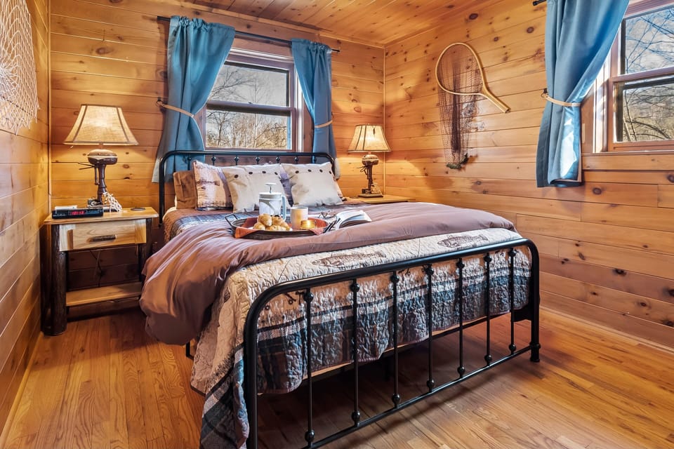 Luxury Cabin, River View | 2 bedrooms, premium bedding, pillowtop beds, in-room safe