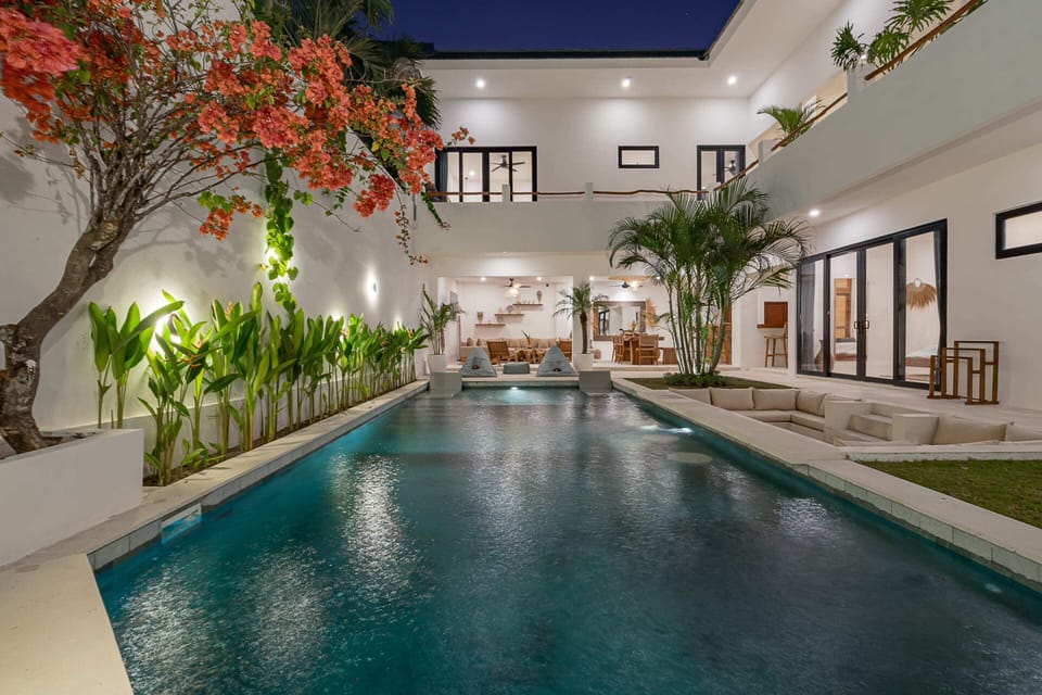 Basic Villa | Pool | Outdoor pool