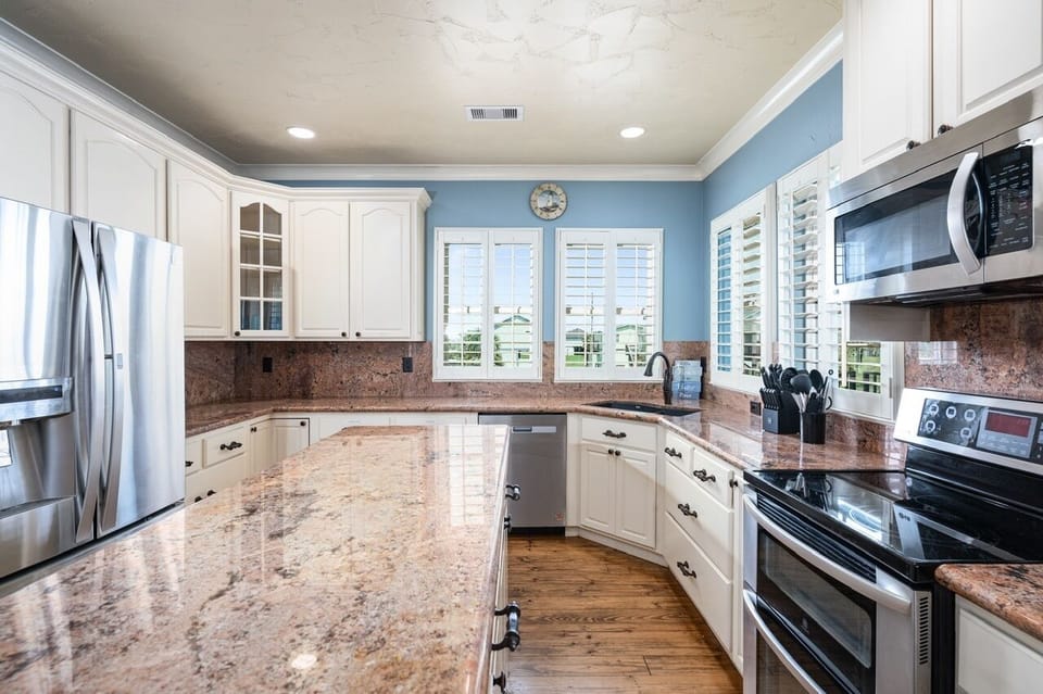 House, 4 Bedrooms | Private kitchen | Fridge, coffee/tea maker, toaster