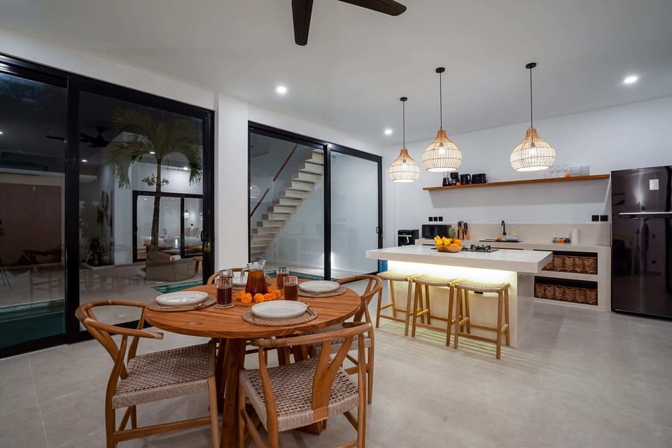 Basic Villa | Dining