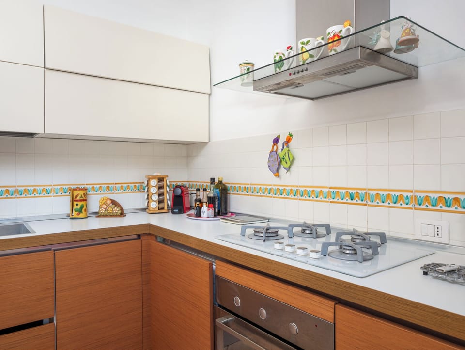 Family Apartment | Private kitchen | Full-size fridge, microwave, oven, dishwasher