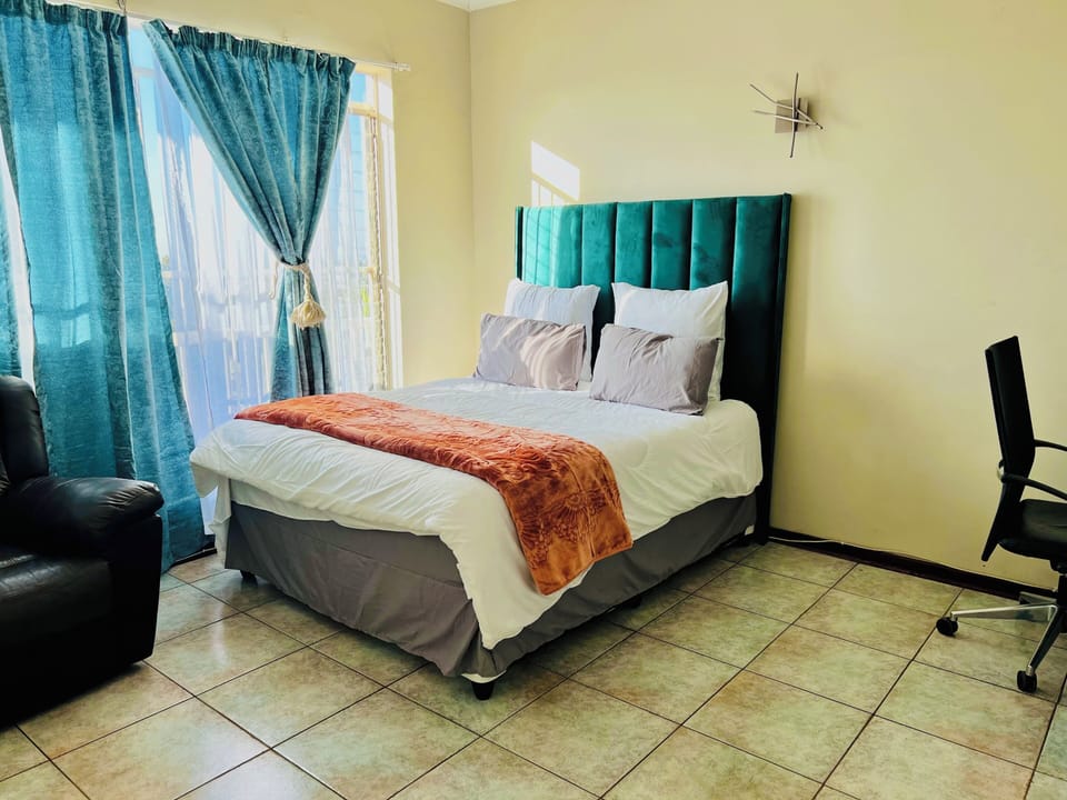 Room, 1 Bedroom, Balcony, Garden View | 1 bedroom