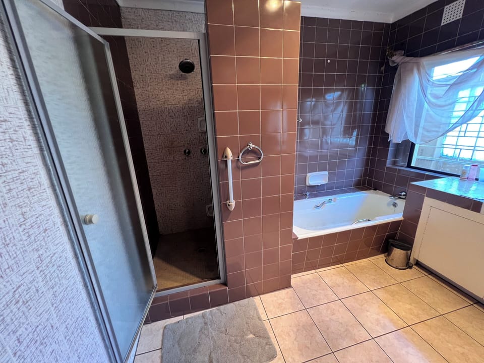 Room, 1 Bedroom, Balcony, Garden View | Bathroom