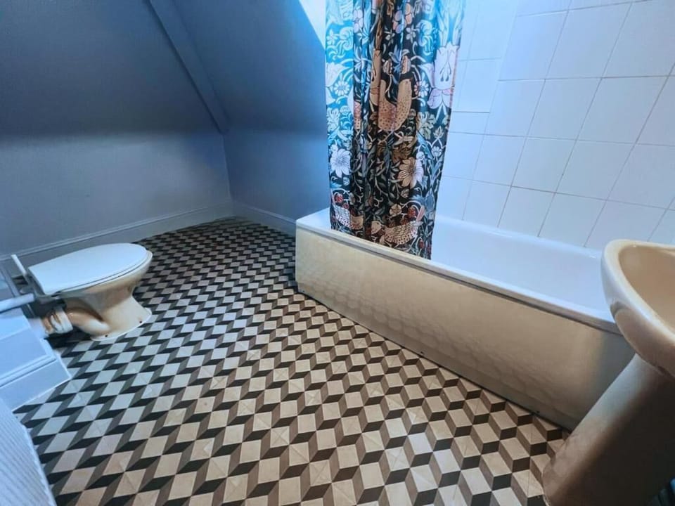 Towels, toilet paper