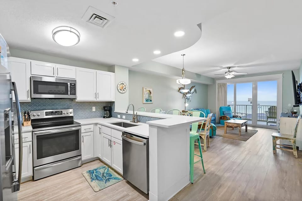 Condo, Multiple Beds (Calypso 3-1011 - Turtle View) | Private kitchen | Oven, toaster