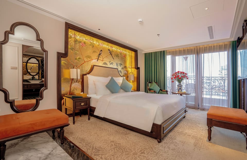Hypo-allergenic bedding, minibar, in-room safe, individually decorated