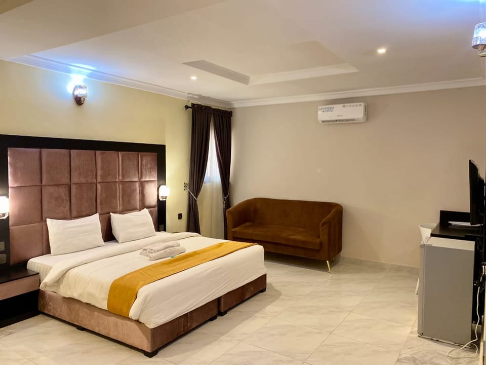 Business Suite | Free WiFi